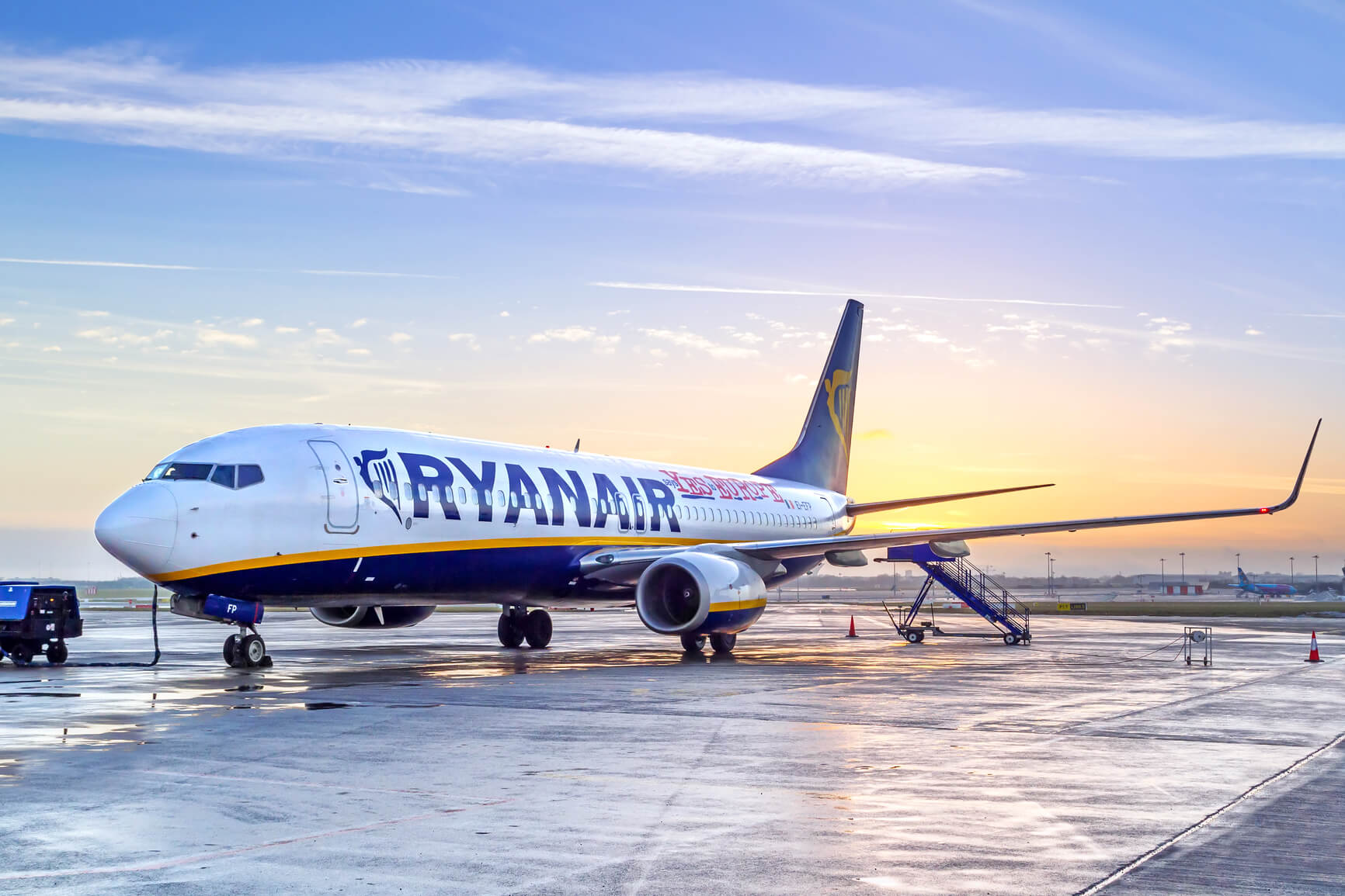 France seizes Ryanair flight full of passengers in dispute over payment | Secret Flying