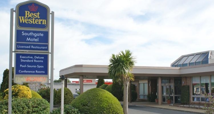 Cheap hotel deals in Mount Gambier, Australia | Secret Flying