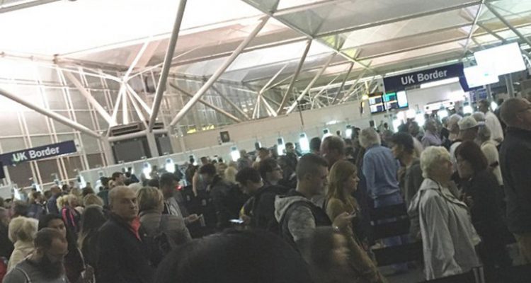 Chaos at London Stansted airport as 5000 passengers arrive in 2 hours | Secret Flying