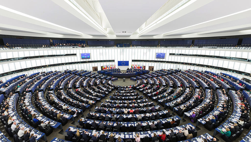 EU parliament votes to end visa-free travel for US citizens