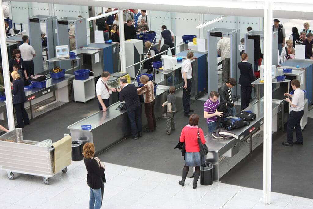 US looks to expand electronics ban to flights departing Europe