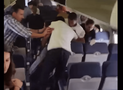 VIDEO: Another fistfight on a plane….this time on a Southwest flight | Secret Flying