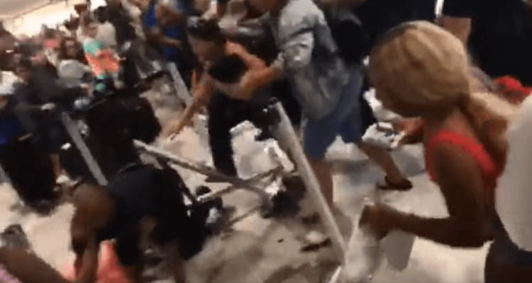 VIDEO: Spirit Airlines cancellations lead to mass brawl at Fort Lauderdale Airport | Secret Flying VIDEO: Spirit Airlines cancellations lead to mass brawl at Fort Lauderdale Airport | Secret Flying