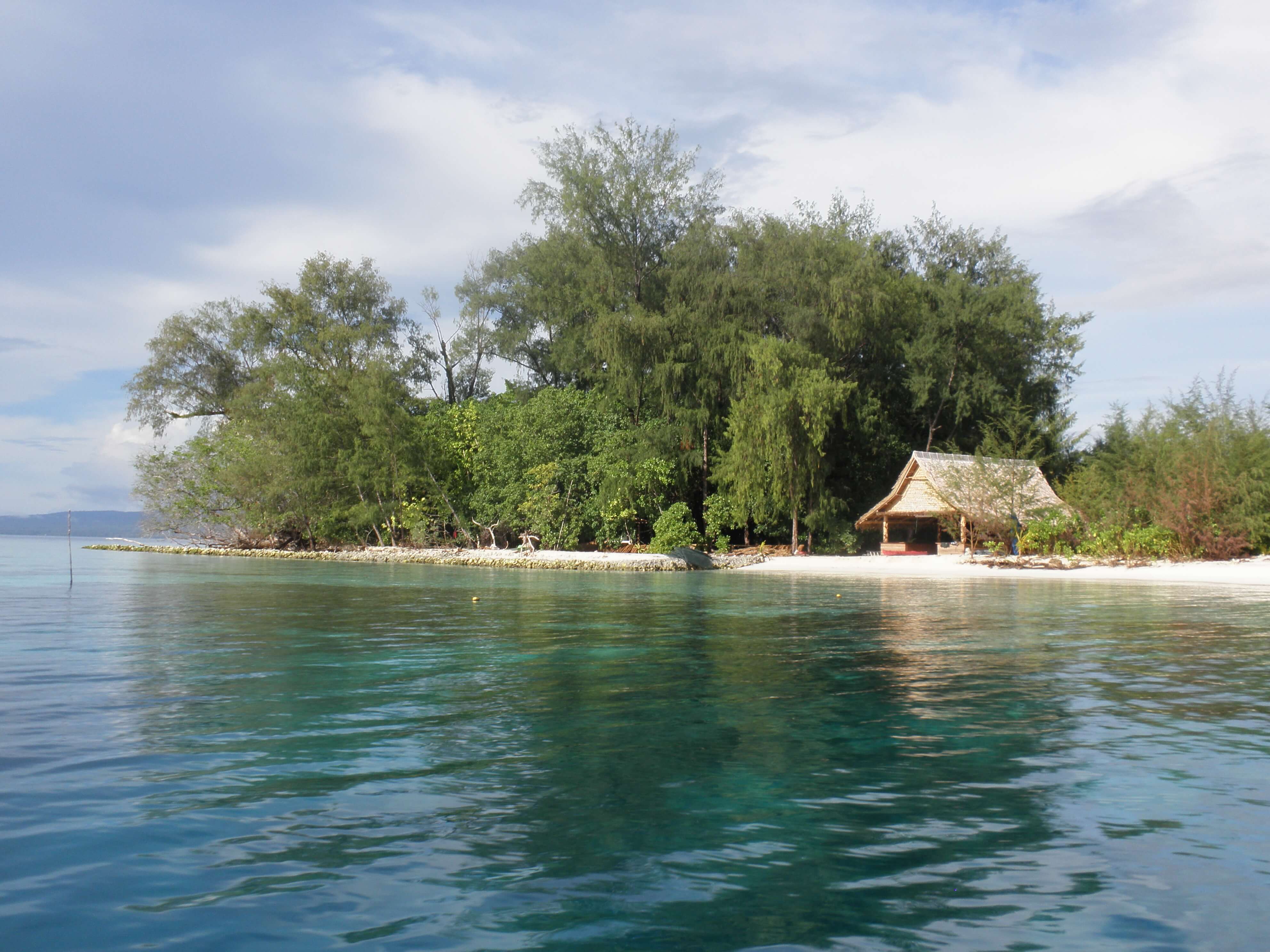 Manchester, UK to the Solomon Islands or Vanuatu from only £648 roundtrip