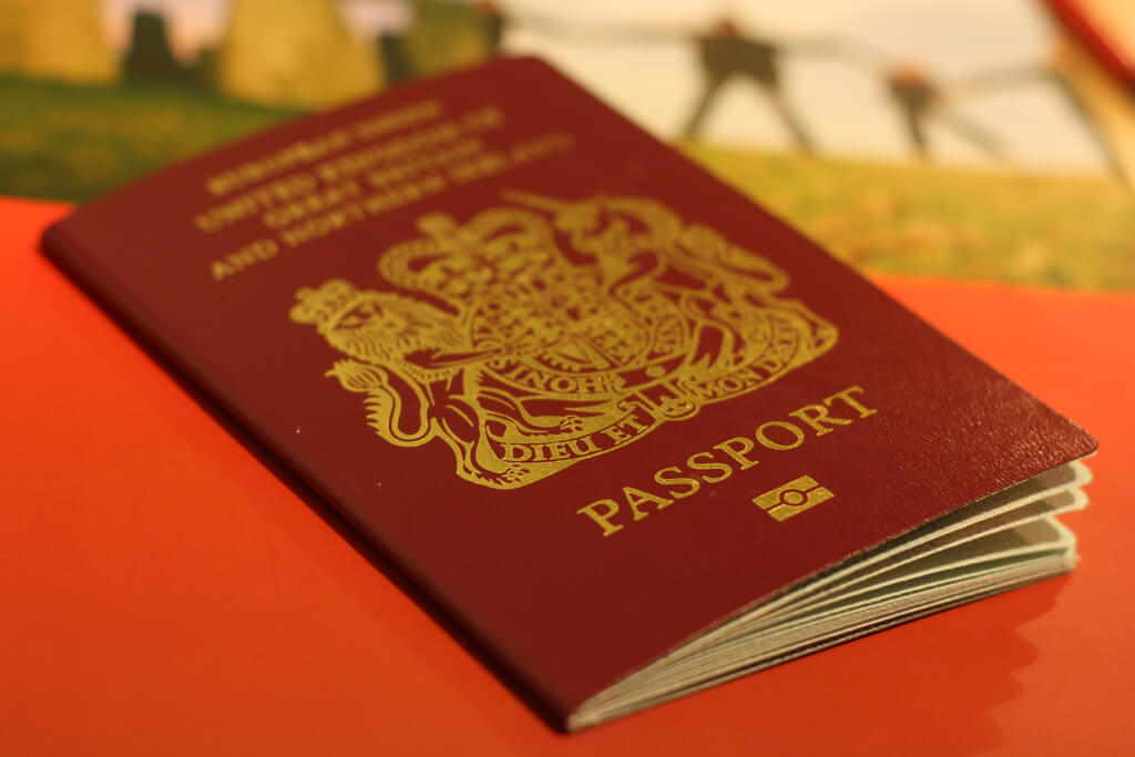 British passports to return to blue colour after Brexit