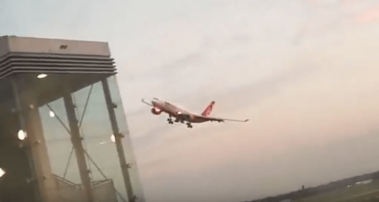 VIDEO: Air Berlin pilot cleared over final flyby stunt | Secret Flying