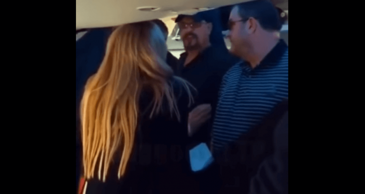 VIDEO: Man pushes an elderly lady and threatens other passengers whilst disembarking | Secret Flying