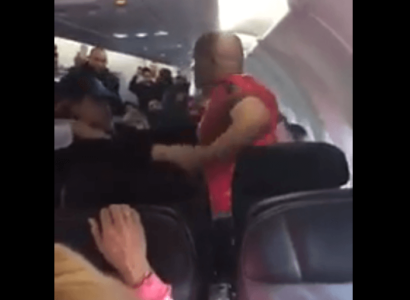 VIDEO: Drunk passenger becomes overly aggressive and violent on JetBlue flight | Secret Flying