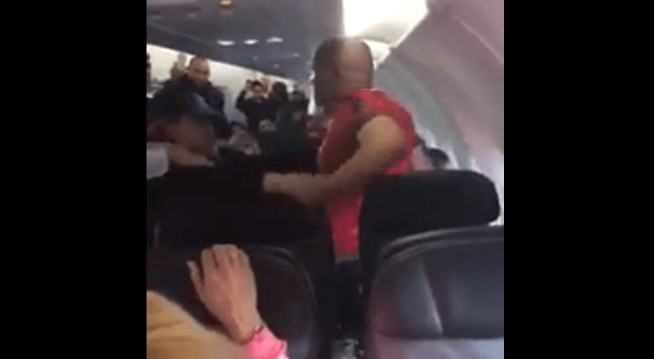 VIDEO: Drunk passenger becomes overly aggressive and violent on JetBlue flight