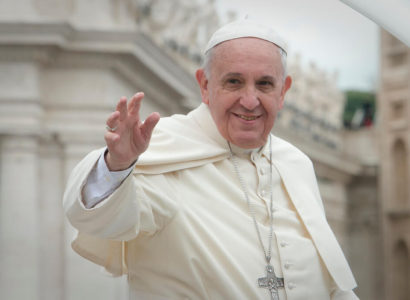 VIDEO: Pope Francis marries cabin crew couple in an impromptu midair wedding | Secret Flying