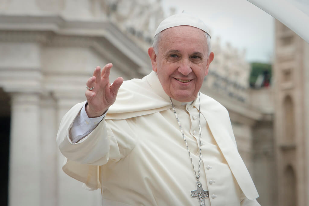 VIDEO: Pope Francis marries cabin crew couple in an impromptu midair wedding