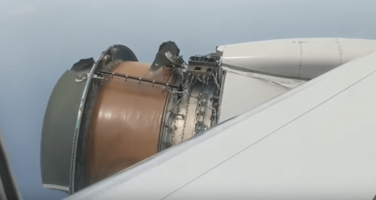 VIDEO: United Airlines engine disintegrates over Pacific Ocean | Secret Flying VIDEO: United Airlines engine disintegrates over Pacific Ocean | Secret Flying