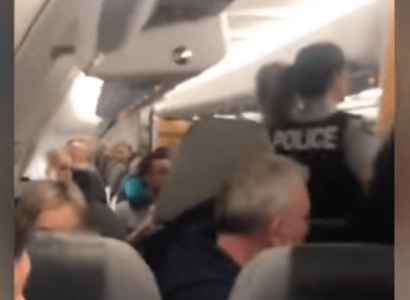 VIDEO: Five ‘disruptive’ Britons on a stag do removed from Las Vegas-bound Thomas Cook flight | Secret Flying