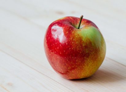 US customs fines woman $500 over Delta Air Lines apple | Secret Flying