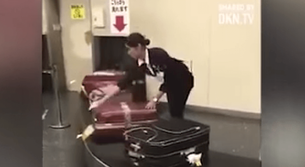 VIDEO: Airport worker in Japan cleans suitcases before they are returned to passengers