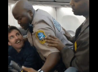 VIDEO: Miami-Dade police repeatedly taser man on American Airlines flight | Secret Flying