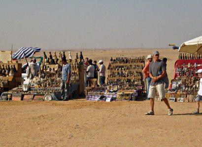 Egypt to fine its own traders $560 USD for harassing tourists | Secret Flying