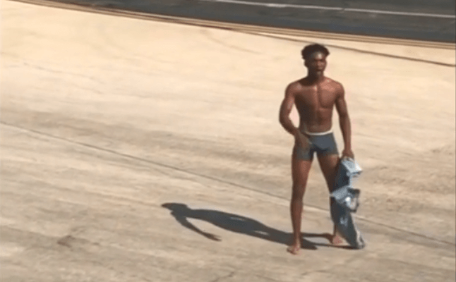 VIDEO: Man in underwear charged after running on Atlanta airport runway | Secret Flying VIDEO: Man in underwear charged after running on Atlanta airport runway | Secret Flying