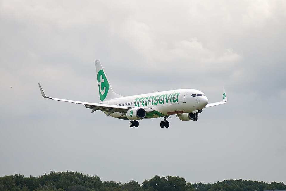 Emergency landing as smelly passenger causes others to ‘vomit and faint’