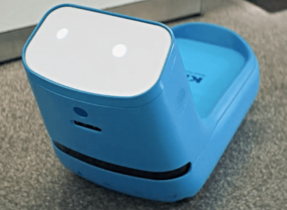 VIDEO: KLM’s new airport robot will carry your luggage & more | Secret Flying