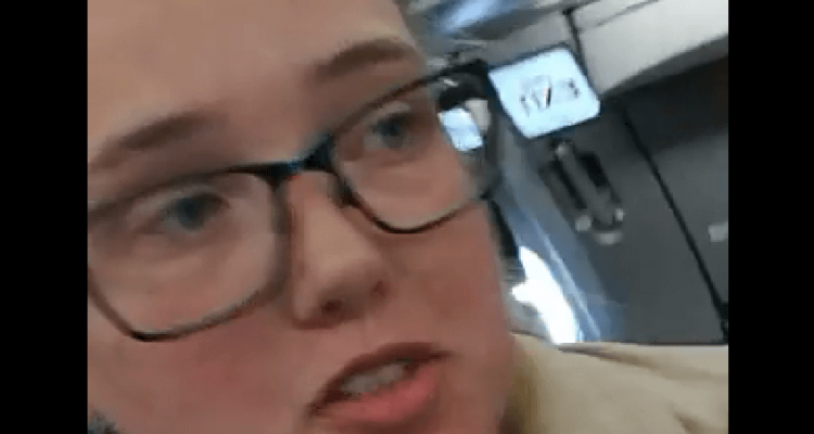 VIDEO: Swedish student stops deportation of refugee by refusing to sit down on plane | Secret Flying VIDEO: Swedish student stops deportation of refugee by refusing to sit down on plane | Secret Flying