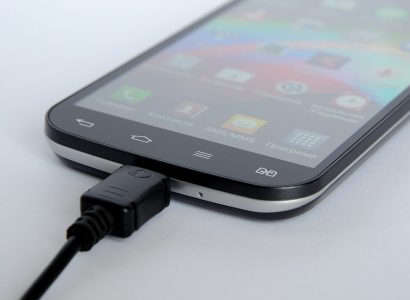 Man removed from Indian plane after trying to charge his phone in cockpit | Secret Flying
