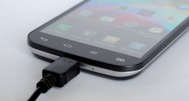 Man removed from Indian plane after trying to charge his phone in cockpit | Secret Flying