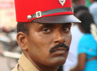 Indian airport police instructed to stop smiling because friendly staff ‘caused 9/11’ | Secret Flying