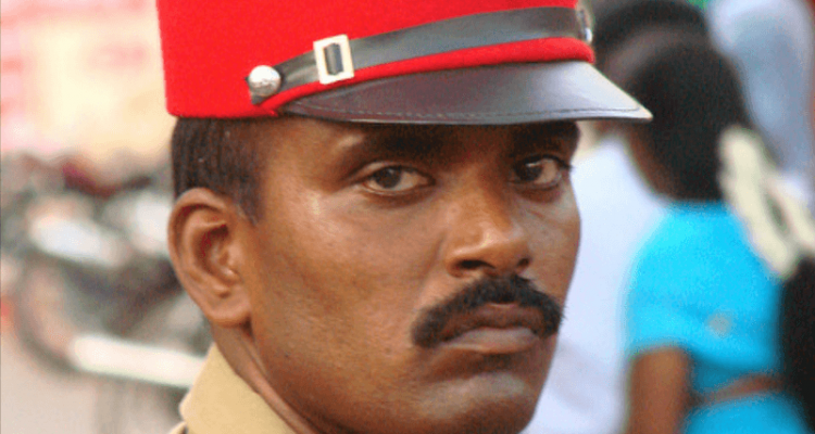 Indian airport police instructed to stop smiling because friendly staff ‘caused 9/11’ | Secret Flying Indian airport police instructed to stop smiling because friendly staff ‘caused 9/11’ | Secret Flying