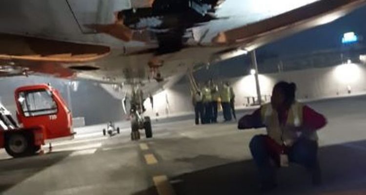 Air India plane smashes into wall and continues flying | Secret Flying Air India plane smashes into wall and continues flying | Secret Flying