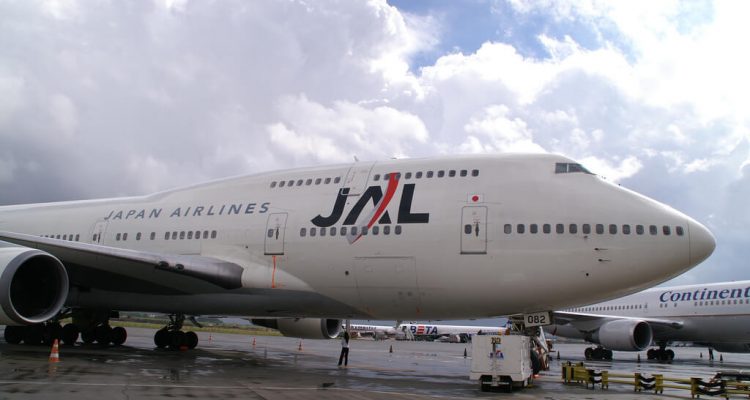 Japan Airlines flight attendant found drunk on duty | Secret Flying
