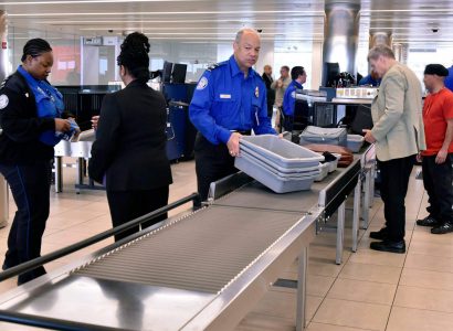 TSA agents working without pay due to US government shutdown | Secret Flying