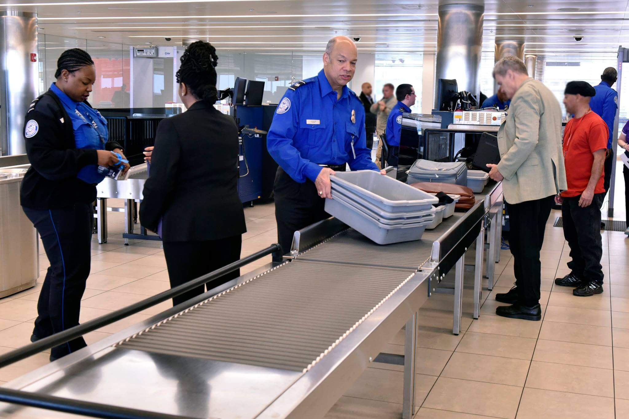 TSA agents working without pay due to US government shutdown