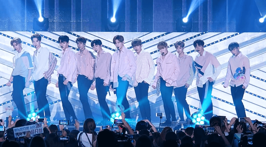 ‘Idiotic’ K-pop fans delay flight in Hong Kong