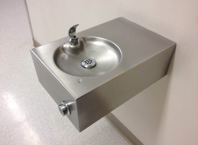Cleveland airport water fountains shut down after passengers fall ill | Secret Flying