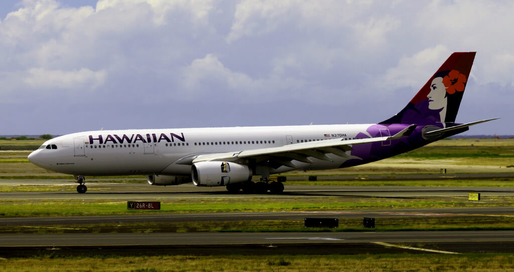 FBI arrest drunk Hawaiian Airlines passenger after he tried to punch a flight attendant