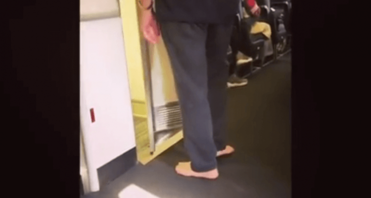Video of man using plane toilet barefoot sparks online debate | Secret Flying
