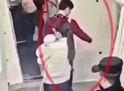 VIDEO: Another Chinese passenger arrested for throwing coins at a plane engine | Secret Flying