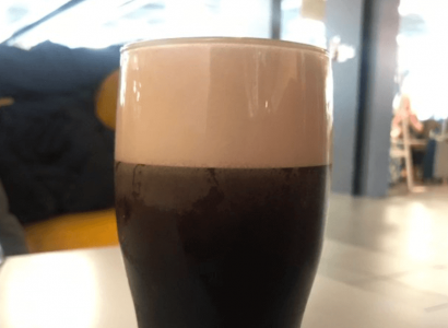 Photo of poor Guinness pint served at Dublin Airport goes viral | Secret Flying