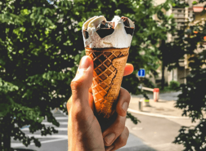 Japanese city asks tourists not to eat while walking | Secret Flying