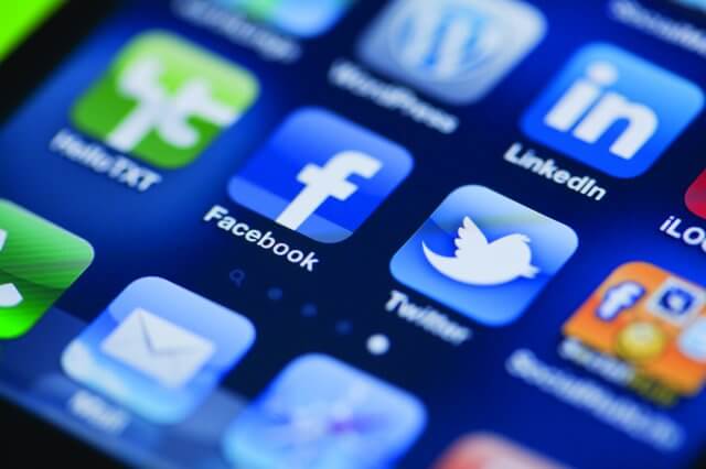 US visa applicants now required to share social media accounts