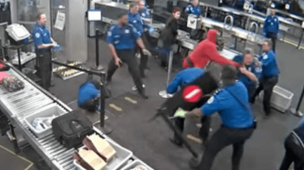 VIDEO:  Texas man attacks TSA agents at Phoenix Airport | Secret Flying