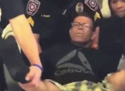 VIDEO: AA passenger handcuffed to wheelchair and removed from flight for ‘stealing someone’s window seat’ | Secret Flying