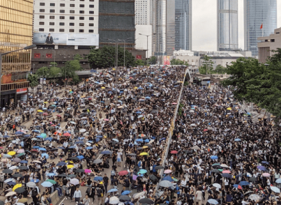 Hong Kong Airport cancels all flights as mass protests escalate | Secret Flying
