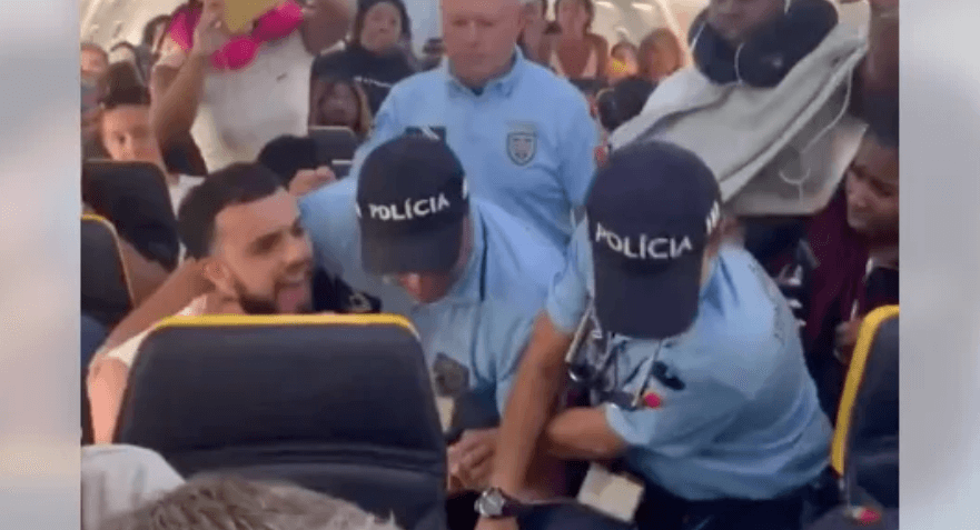 VIDEO: Ryanair passenger wrestled by Portuguese police after allegedly pushing a flight attendant