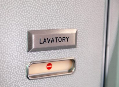 United Airlines flight diverted after woman gets stuck in bathroom | Secret Flying