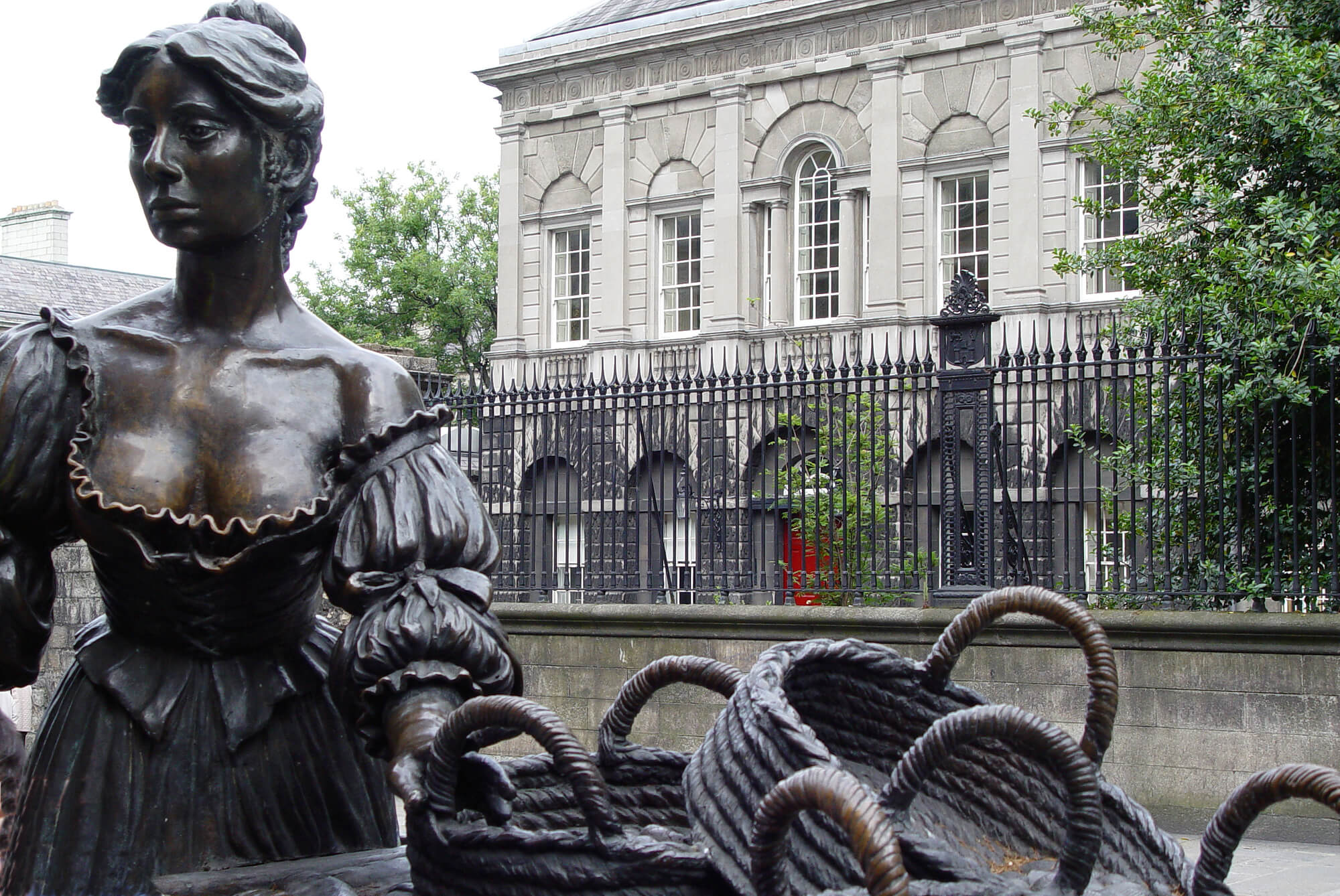 London, UK to Dublin, Ireland for only £5 one-way (& vice versa for €5) (Seo-Oct dates)