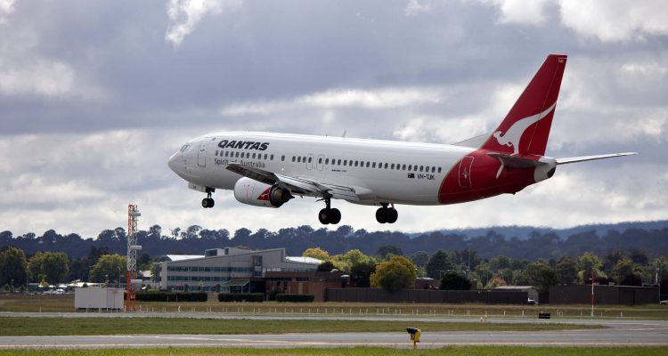 Qantas rejects calls to ground entire 737 NG fleet after cracks discovered on planes | Secret Flying