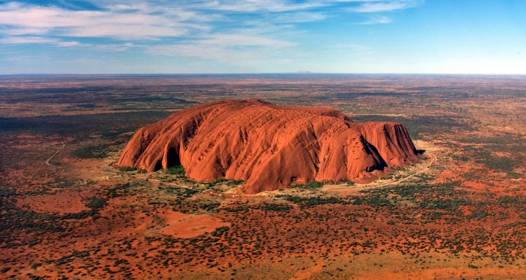 Tourists climb Uluru for the final time before permanent closure | Secret Flying Tourists climb Uluru for the final time before permanent closure | Secret Flying