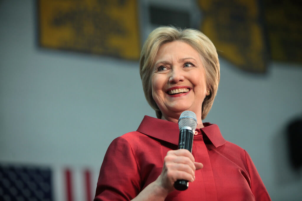 American Airlines plane carrying Hillary Clinton makes U-turn after ‘smoke discovered’